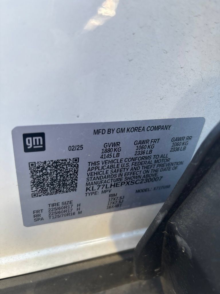 Used 2025 Chevrolet Trax LT w/ LT Convenience Package FWD image 8