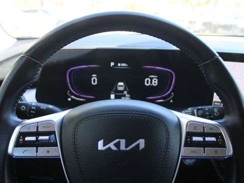 Certified 2024 Kia Telluride S image 26