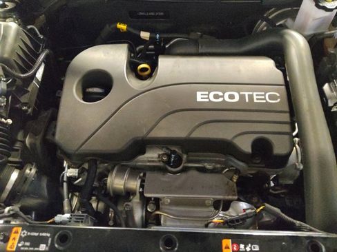 Used 2021 Chevrolet Equinox LT w/ LPO, Floor Liner Package image 30