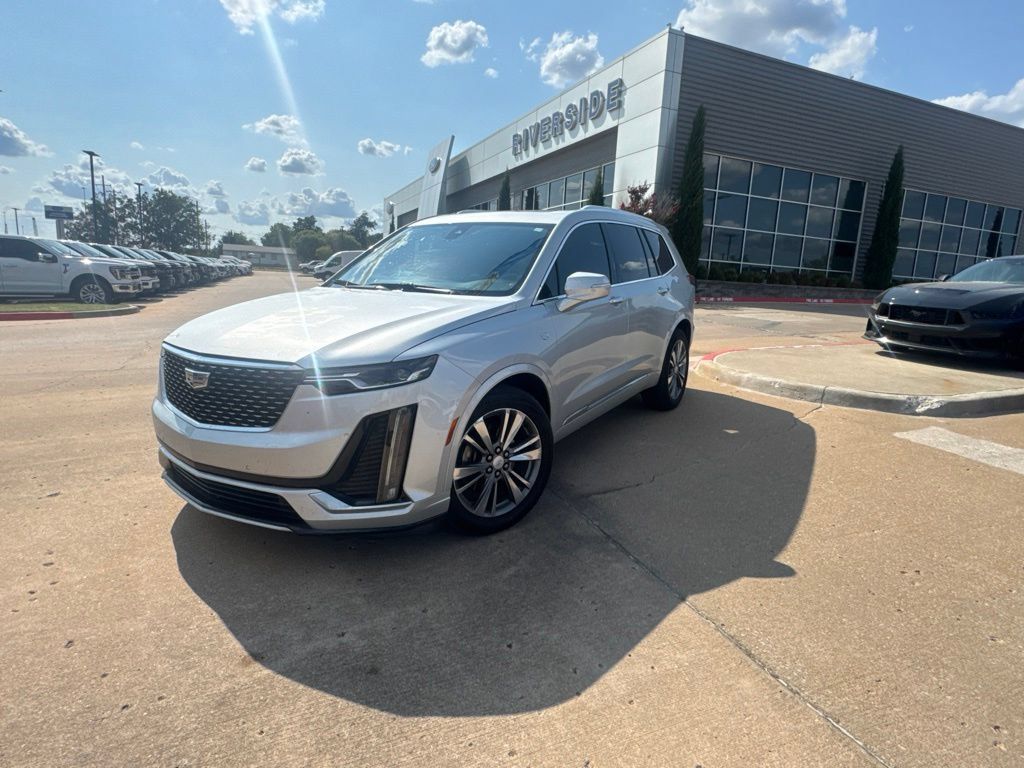 Used 2020 Cadillac XT6 Premium Luxury w/ LPO, Floor Liner Package FWD image 13