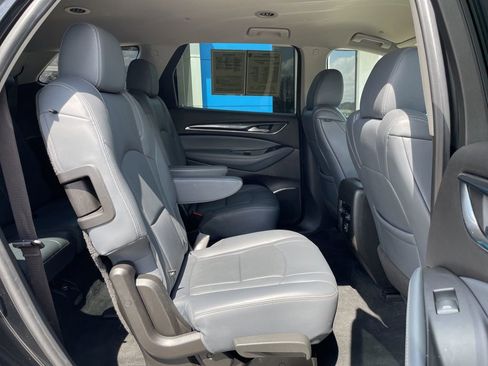 Used 2021 Buick Enclave Essence image 31