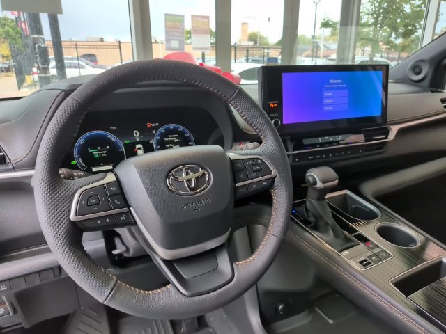 New 2026 Toyota Sienna XLE Woodland Edition AWD/4WD image 24