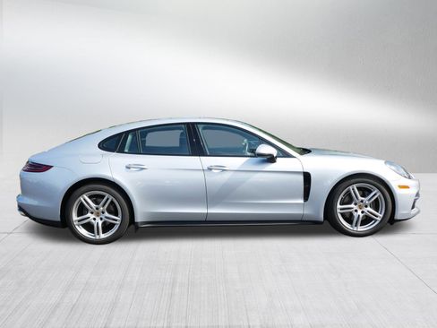 Used 2018 Porsche Panamera 4 image 8