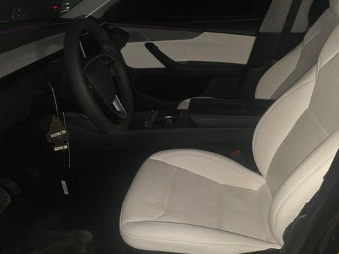 Used 2026 Tesla Model Y Long Range RWD image 4