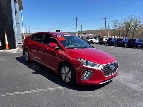 Used 2022 Hyundai Ioniq SE image 4