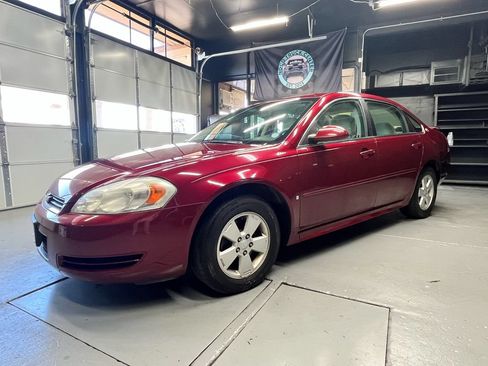 Used 2009 Chevrolet Impala LT FWD image 1