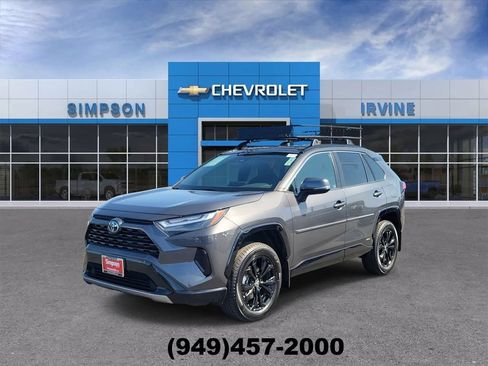 Used 2022 Toyota RAV4 SE w/ Convenience Package AWD/4WD image 4