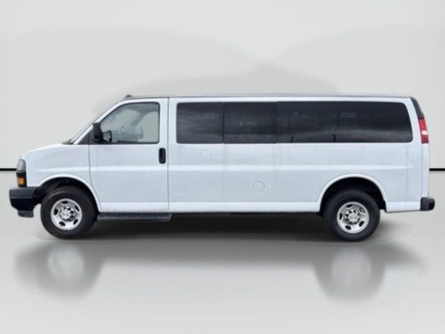 Used 2023 Chevrolet Express 3500 LS RWD image 2