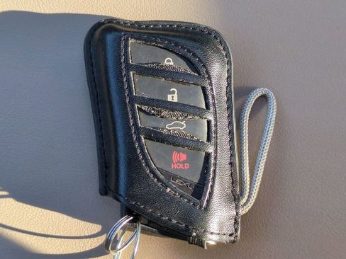 Used 2019 Lexus ES 350 Ultra Luxury image 31