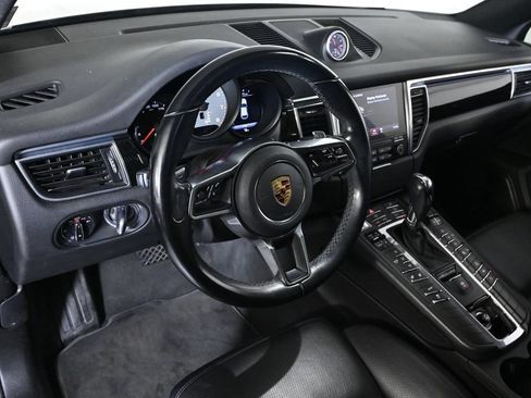 Certified 2018 Porsche Macan S AWD/4WD image 4