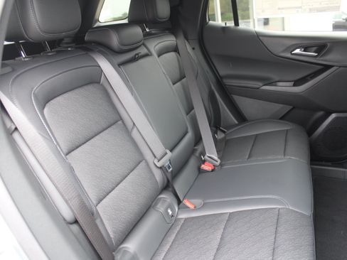 New 2027 Chevrolet Equinox LT w/ Convenience Package II AWD/4WD image 16