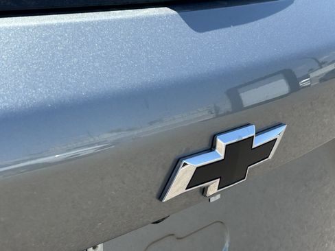 Used 2026 Chevrolet Equinox LT w/ Safety and Technology Package FWD image 9