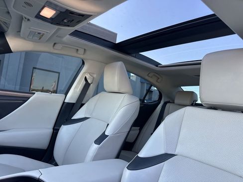Used 2023 Lexus ES 350 w/ Premium Package image 18