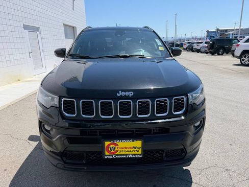 Used 2025 Jeep Compass Latitude AWD/4WD image 9