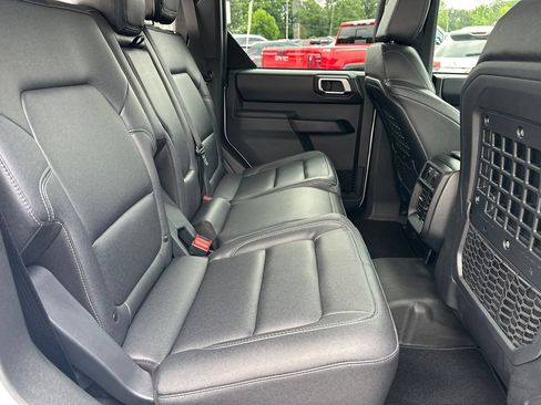 Used 2025 Ford Bronco Badlands AWD/4WD image 16