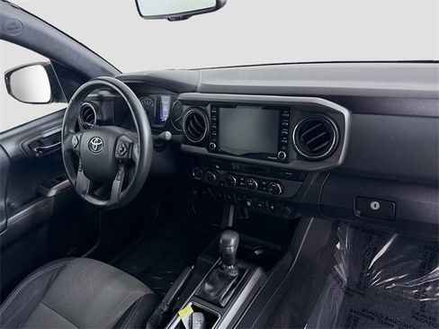 Certified 2022 Toyota Tacoma TRD Off-Road image 26