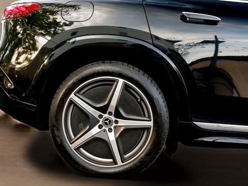 Used 2023 Mercedes-Benz EQS 580 4MATIC SUV image 17