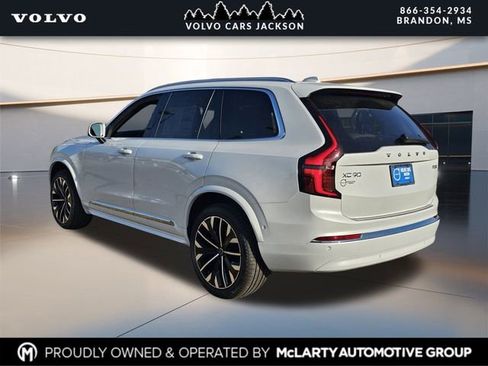 New 2026 Volvo XC90 B5 Plus w/ Protection Package Premier AWD/4WD image 3