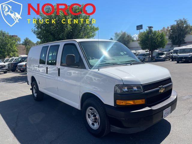 Used 2019 Chevrolet Express 2500 w/ Driver Convenience Package RWD image 2