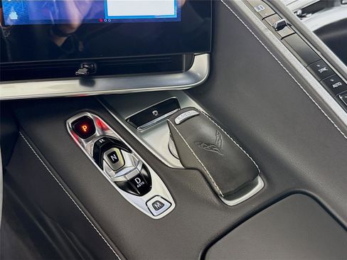 Used 2024 Chevrolet Corvette Stingray Convertible image 18