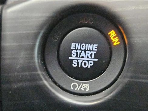 Used 2020 Jeep Grand Cherokee Laredo w/ Laredo X Package image 15