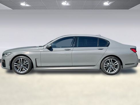 Used 2021 BMW 750i xDrive w/ Executive Package AWD/4WD image 2
