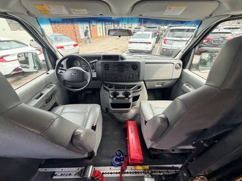 Used 2014 Ford E-250 and Econoline 250 Extended w/ Power Group RWD image 53