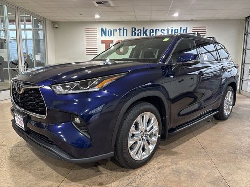 New 2026 Toyota Highlander Limited image 1