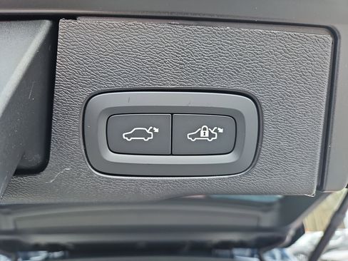 New 2026 Volvo XC60 B5 Plus w/ Protection Package Premier image 12