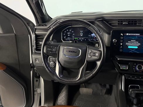 Used 2024 GMC Sierra 1500 Denali Ultimate AWD/4WD image 16