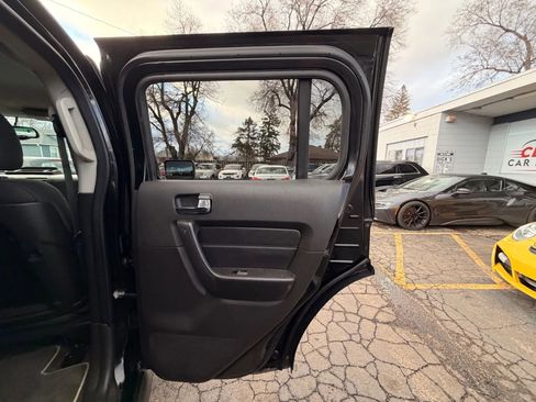 Used 2010 HUMMER H3 AWD/4WD image 26