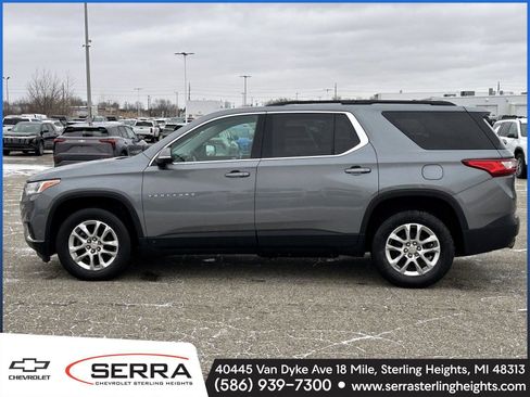 Used 2019 Chevrolet Traverse LT image 2