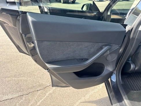 Used 2024 Tesla Model Y Long Range AWD/4WD image 15