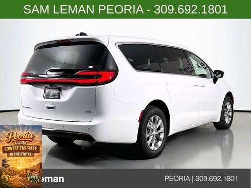 New 2026 Chrysler Pacifica Select image 7