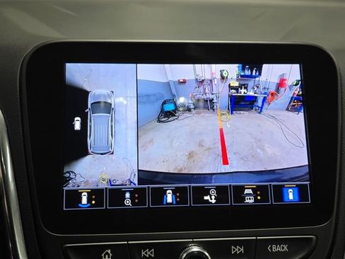 Used 2023 Chevrolet Equinox LT image 25
