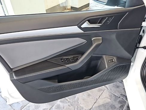 New 2026 Volkswagen Jetta SE FWD image 25