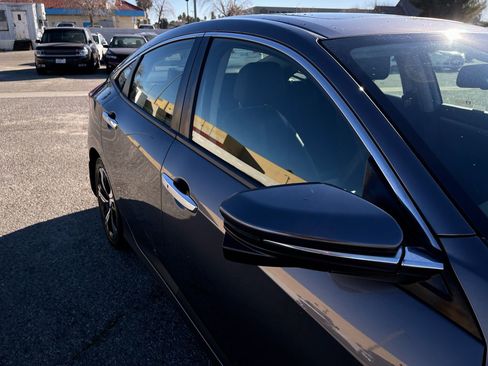 Used 2018 Honda Civic Touring image 15