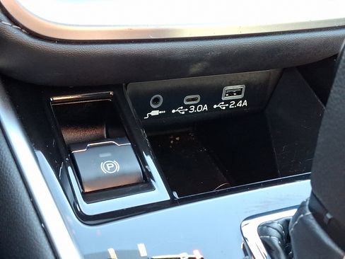 Certified 2024 Subaru Outback Limited image 27