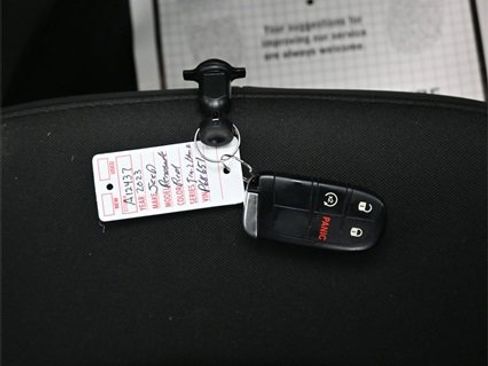 Used 2023 Jeep Renegade Trailhawk image 10