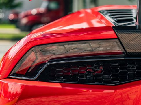 Used 2016 Lamborghini Huracan LP 610-4 AWD/4WD image 11