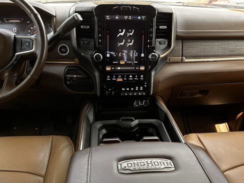 Used 2024 RAM 3500 Limited w/ Towing Technology Group image 18