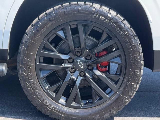 Used 2022 Chevrolet Tahoe Z71 w/ Luxury Package AWD/4WD image 12