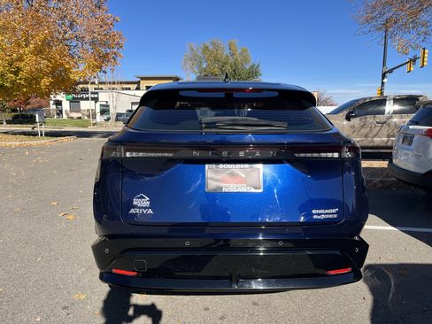 Used 2023 Nissan Ariya AWD image 7