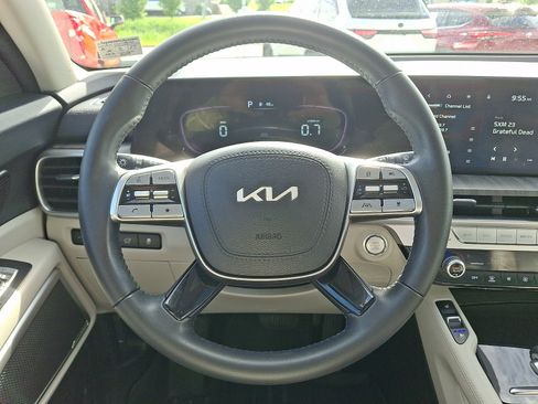 Used 2023 Kia Telluride EX w/ EX Captain's Chair Package FWD image 23