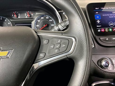 Used 2021 Chevrolet Malibu LT FWD image 18