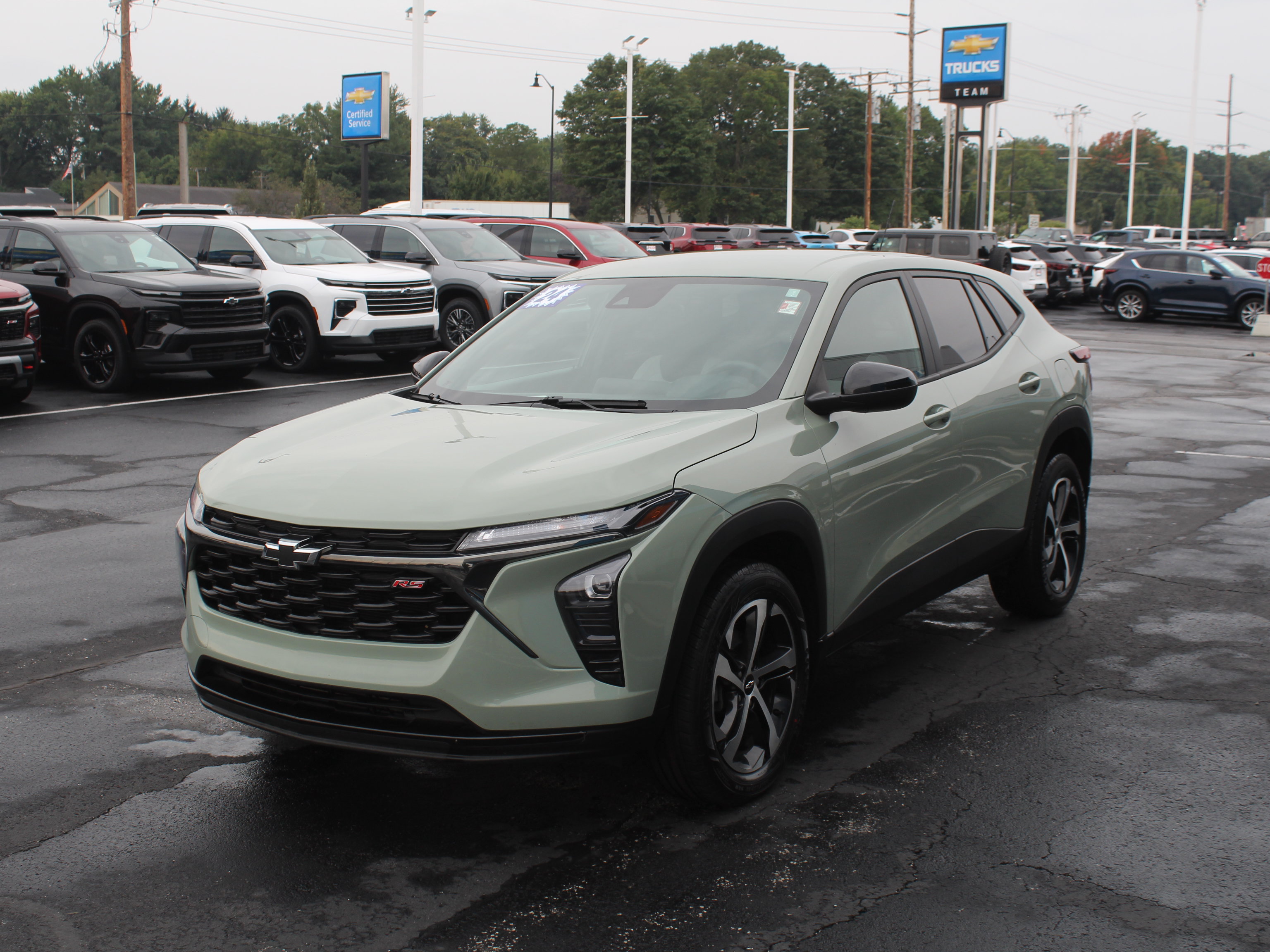 Certified 2024 Chevrolet Trax RS w/ Driver Confidence Package FWD image 10