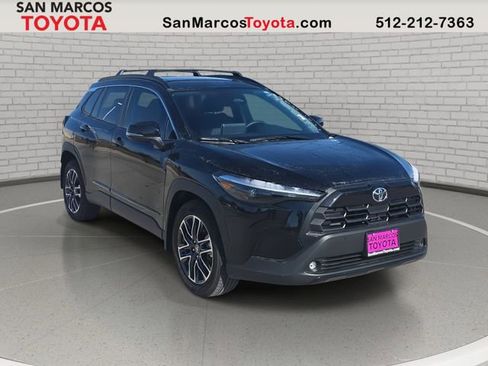 Used 2026 Toyota Corolla Cross XLE image 3