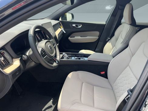 Used 2026 Volvo XC60 B5 Core image 5