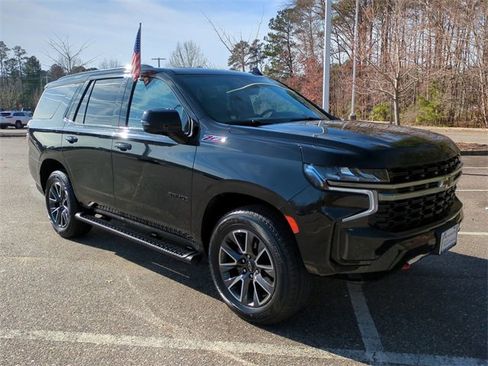 Used 2021 Chevrolet Tahoe Z71 w/ Luxury Package image 2