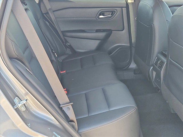 Used 2026 Nissan Rogue SL FWD image 20